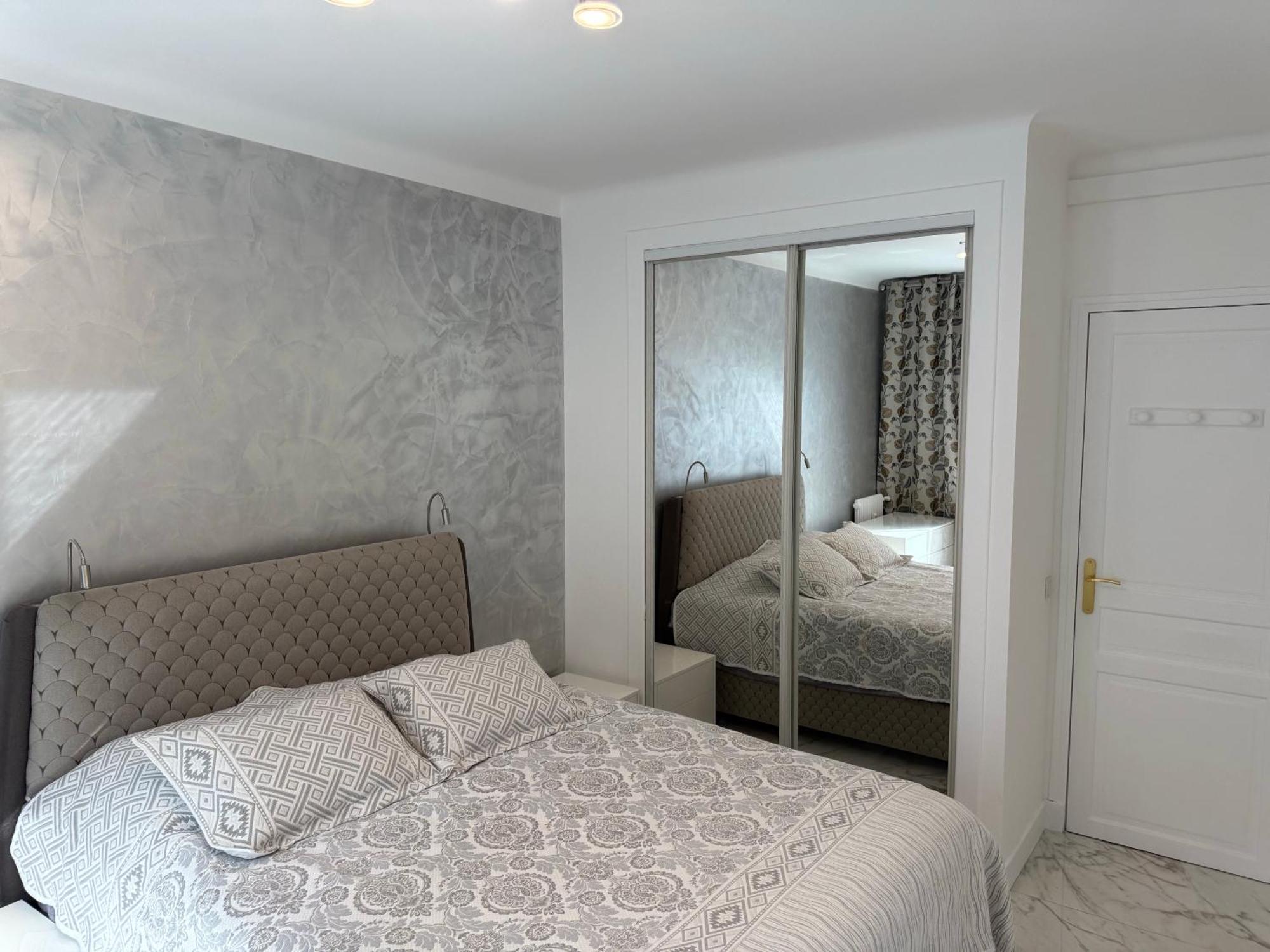 Emotion Vip Apartment Nisa Exterior foto