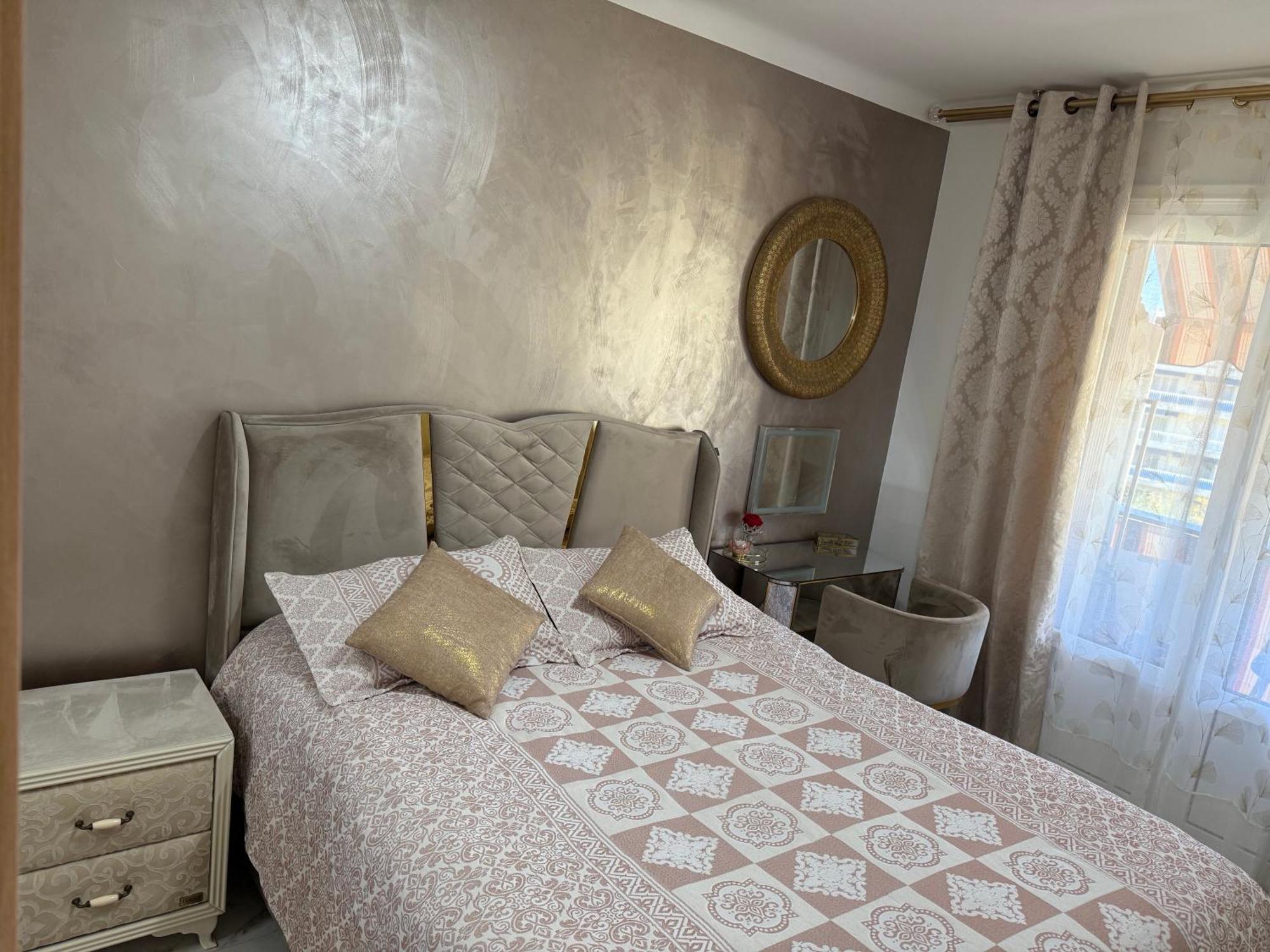 Emotion Vip Apartment Nisa Exterior foto