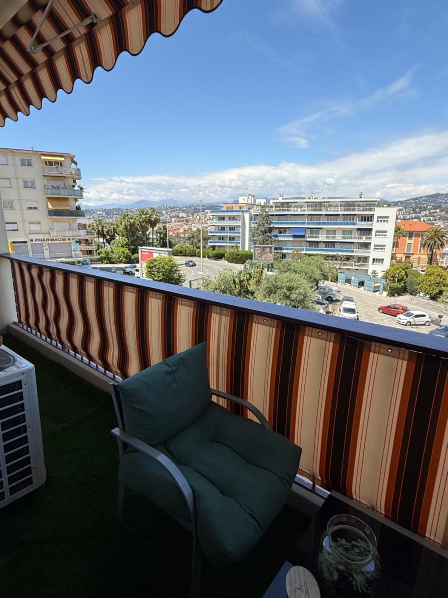 Emotion Vip Apartment Nisa Exterior foto