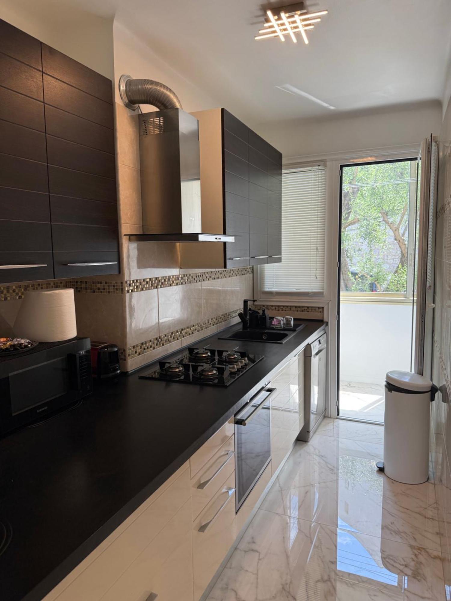 Emotion Vip Apartment Nisa Exterior foto