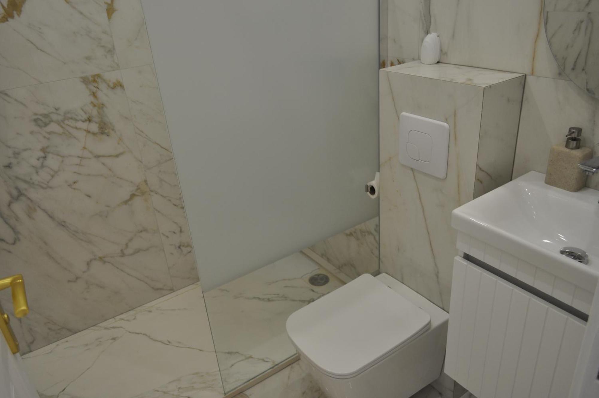 Emotion Vip Apartment Nisa Exterior foto